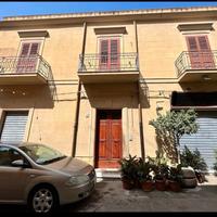 Stanze a 50 metri dalla sede del Toscanini