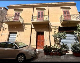 Stanze a 50 metri dalla sede del Toscanini