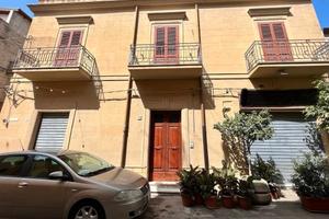 Stanze a 50 metri dalla sede del Toscanini