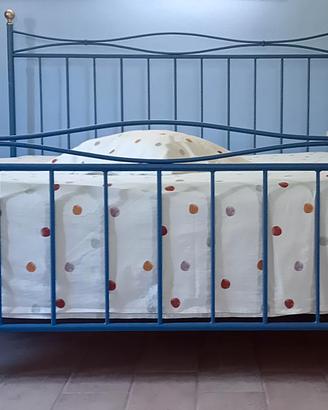 Letto matrimoniale in ferro  con rete a doghe