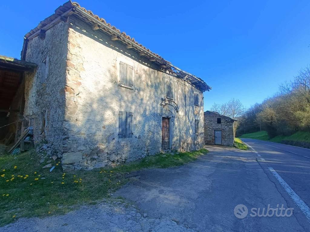 Rustico / Casale di 300 m² a Castelnovo Ne' Monti - Vista 3