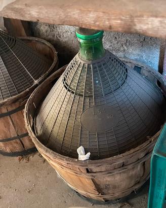 Damigiana in verro per vino