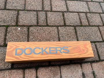 insegna Dockers