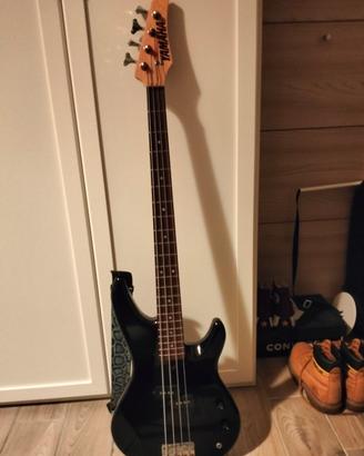 basso elettrico YamahaRBX 250 e ampli soundstation