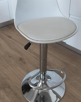 Sgabello bianco