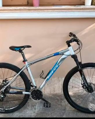 Mountain bike SKL ruota 29 pollici