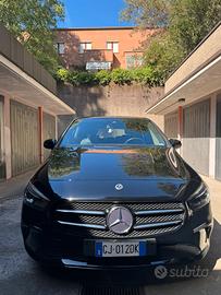 Mercedes BClass B250e ibrido elettrico e a benzina