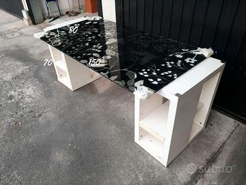 Scrivania con ripiano in vetro