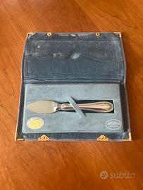 Coltello goccia per grana, in argento.