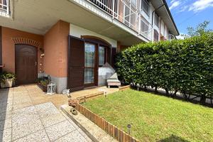 VILLA A SCHIERA A NICHELINO