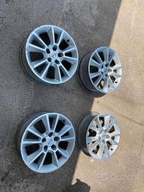 RICAMBI AUTO CERCHI IN LEGA OPEL ZAFIRA 2010