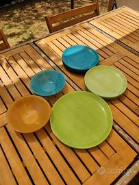 Piatti in vetro colorato Ikea