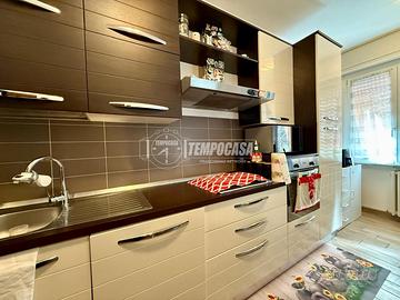 Verbania - Intra, trilocale con box auto