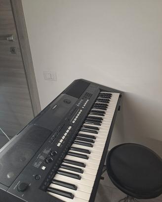Yamaha PSR-E433