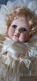 Bella bambola porcellana , vestito battesimo