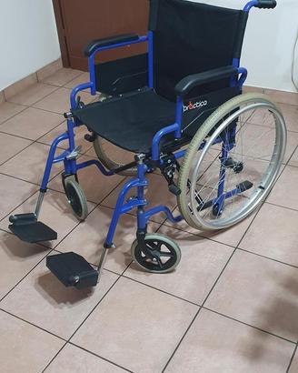 Carrozzina comoda deambulatore