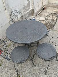 tavolo in ferro 