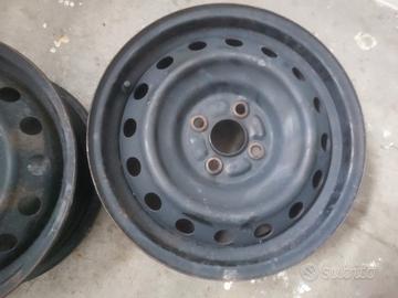 4 cerchi ferro x Toyota Yaris 