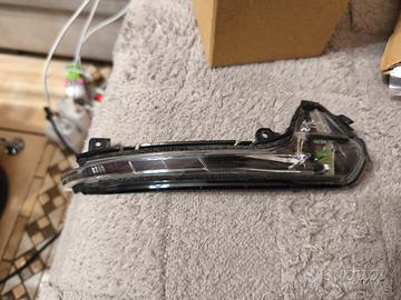 indicatore direzione specchietto destro AUDI A6 C7
