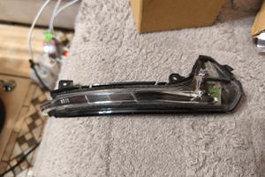 indicatore direzione specchietto destro AUDI A6 C7