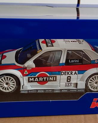 Alfa Romeo 155  Werk 83  scala 1:18 manca alettone