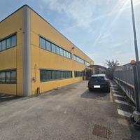 Ufficio indipendente con parcheggio auto