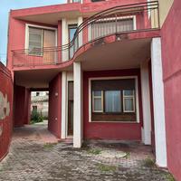 Casa indipendente con depandance e ampio giardino