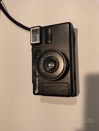 fujica  macchina fotografica analogica