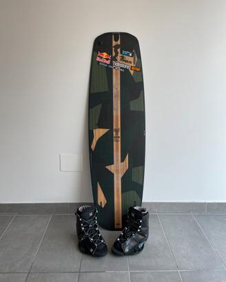 Wakebord boots casco e giubbotto salvagente
