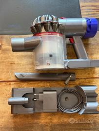 Dyson V8