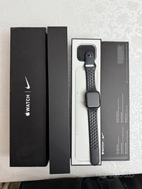 Apple watch serie 5 nike