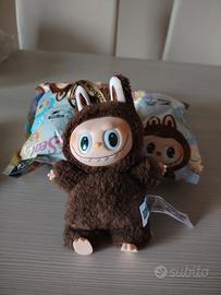 Portachiavi Labubu Monsters e Have a Seat