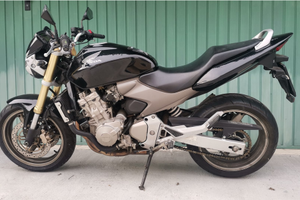 HORNET 2005 Honda - 600cc.
