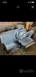 Affettatrice elettrica professionale