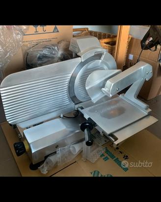 Affettatrice elettrica professionale