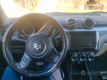Suzuki Swift Ibrida + GPL (2023) - Garanzia Uffici