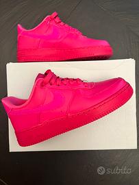 Nike WMNS Air Force 1 ’07: Fireberry / Fierce Pink