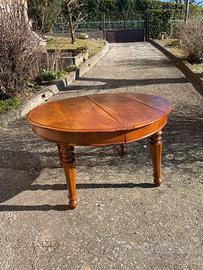 Tavolo in noce, fine 800