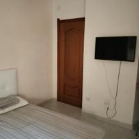 Stanza arredata per DONNE