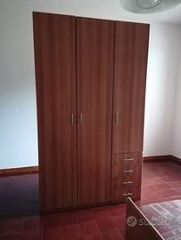 Cameretta completa di:letto, armadio e comodino