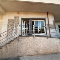 Ampio locale commerciale negozio\ufficio\altro