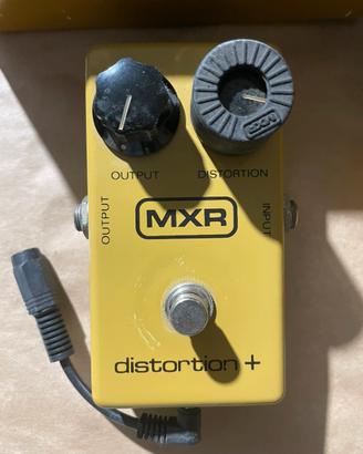 MXR Distortion + vintage Black Logo