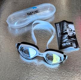 Nuovissimi. Occhialini piscina