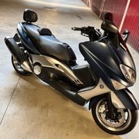 Yamaha T-Max Night Max