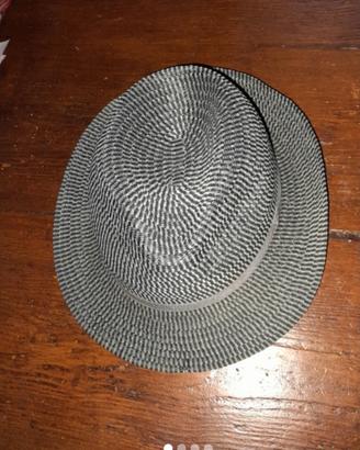 cappello uomo grigio estivo