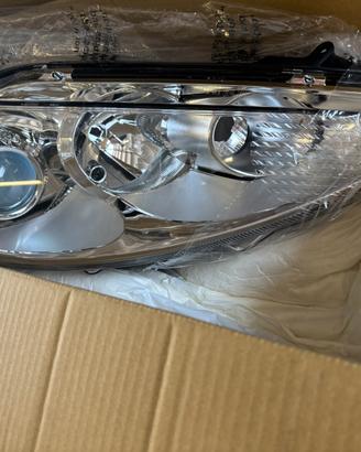 Fanale anteriore ford fiesta 2008 2012