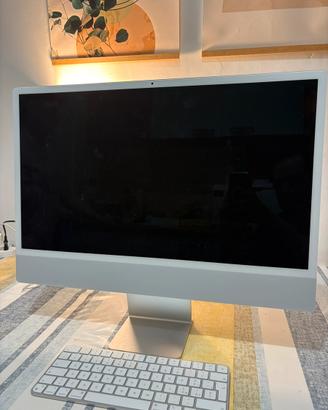 iMac 24” M3 2023 8GB 256GB – Come Nuovo – 700€