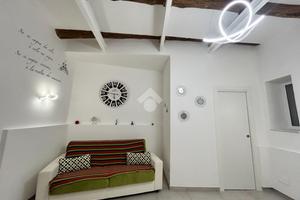 2 LOCALI A NAPOLI