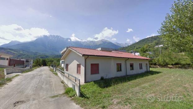 Ufficio a Castelli (TE)