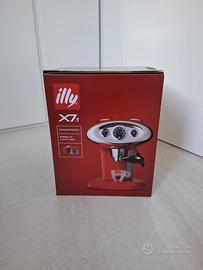 Macchina del caffe illy